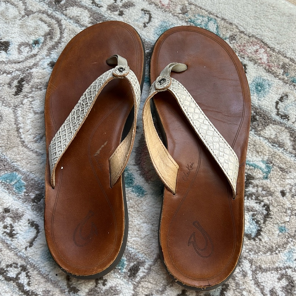 Olukai Flops